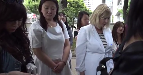 Kelly Hampton, energy healer, blessing Japan's Tree of Knowledge