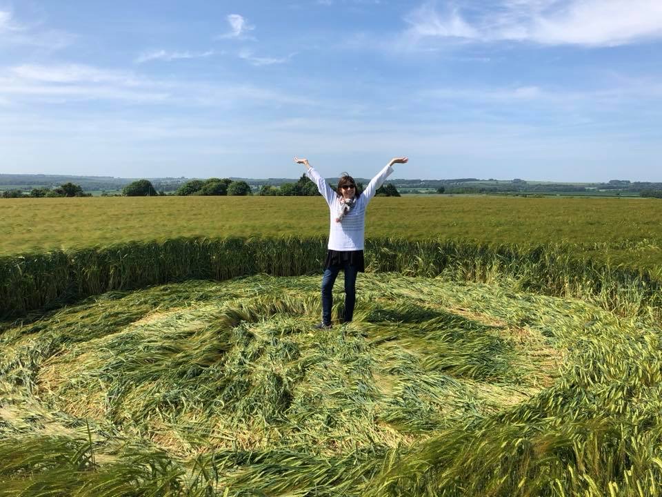Kelly Hampton England crop circle retreat